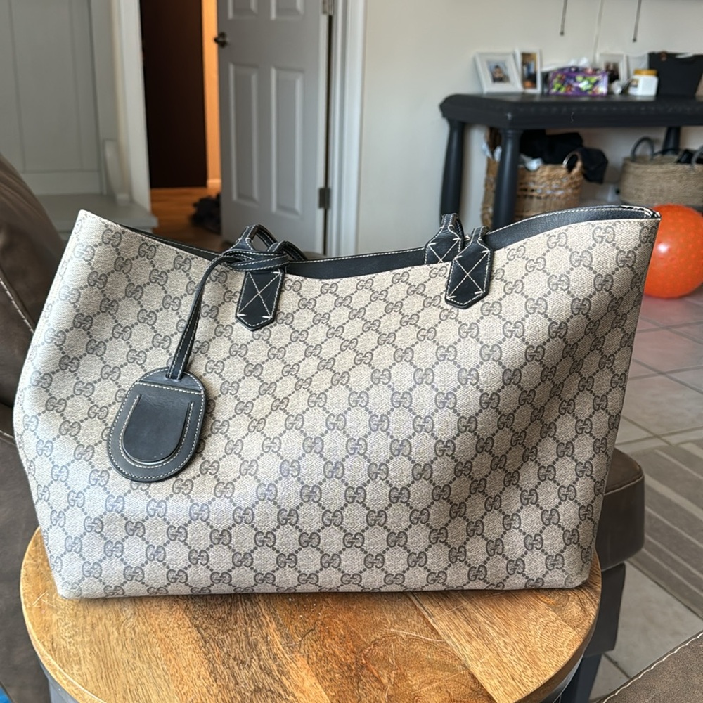 GG Supreme Medium Reversible Tote